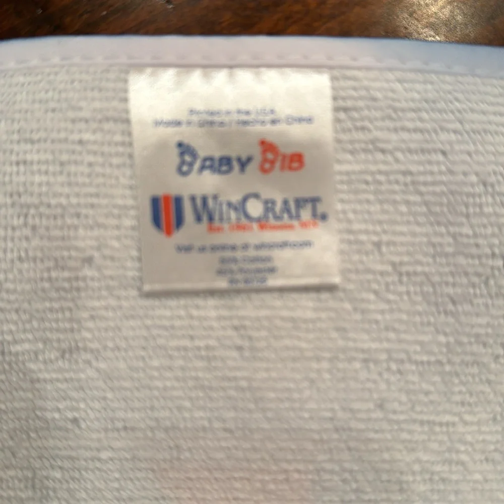 Wincraft washable bib all